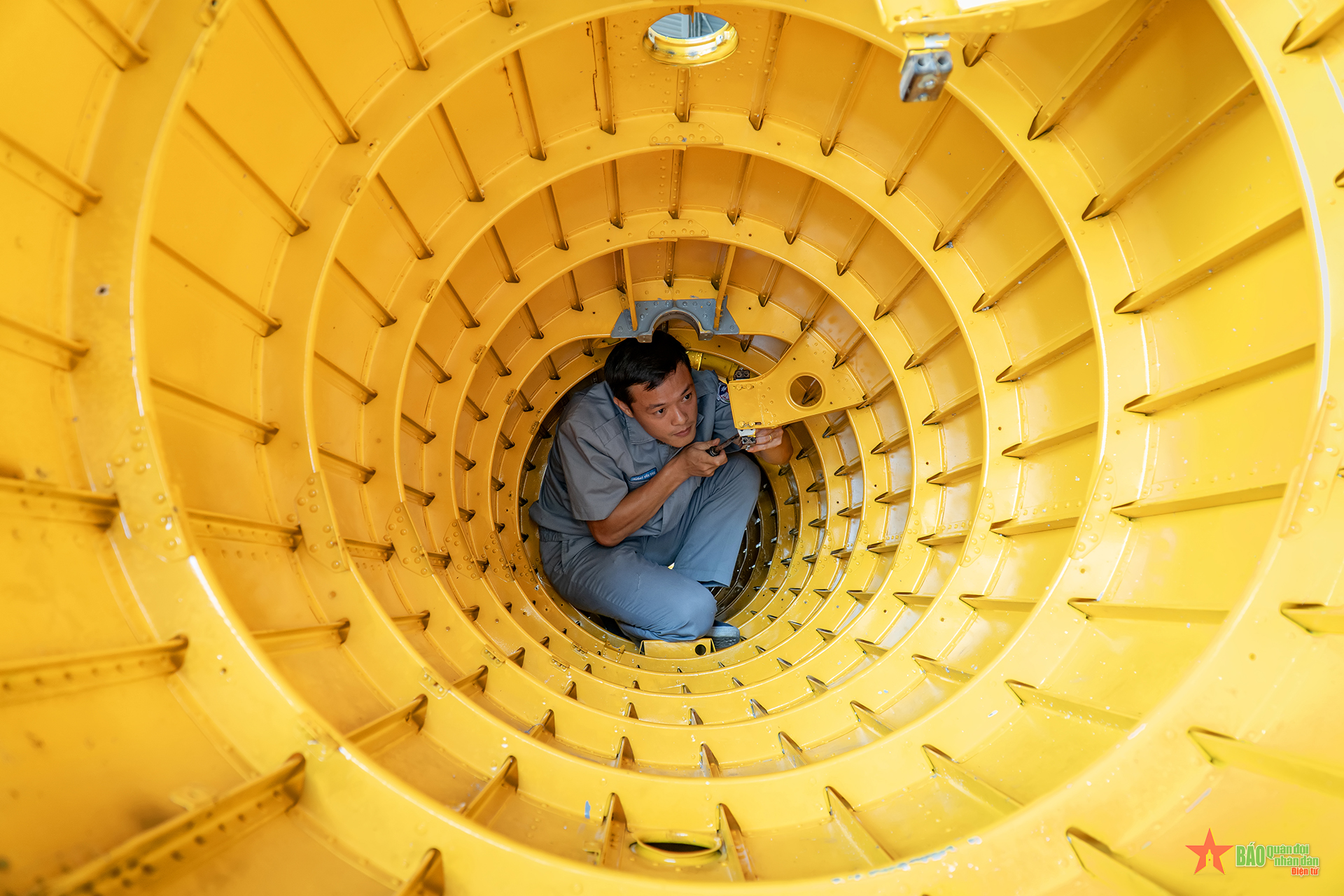 Những người lính thợ tài hoa